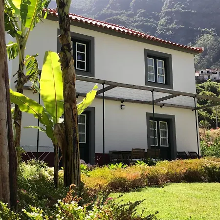 Casa Oliveira Esmeraldo -