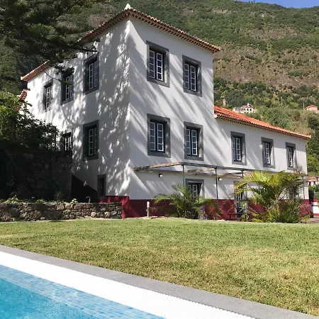 Casa Oliveira Esmeraldo - *