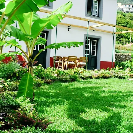 Casa Oliveira Esmeraldo - *