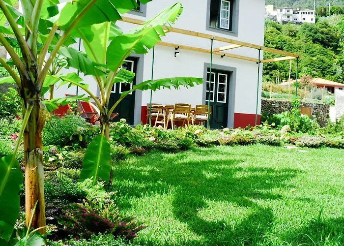 Casa Oliveira Esmeraldo - *