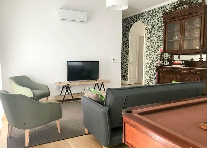 Casa Oliveira Esmeraldo - *