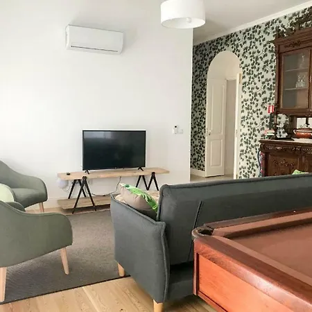 Casa Oliveira Esmeraldo - *