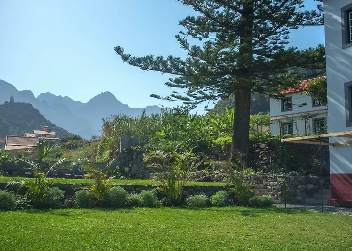 Casa Oliveira Esmeraldo - Ferienhaus São Vicente